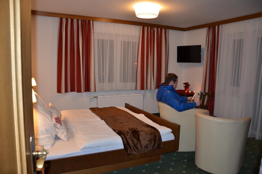 Hotel Haus Bergland à Fieberbrunn Extérieur photo